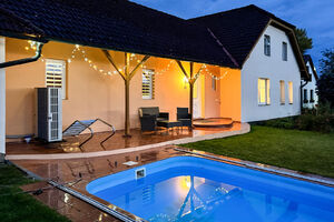 Prodej RD s dvojgaráží, saunou, vířivkou a bazénem, Svatava u Černovic