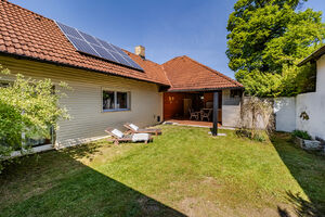 Prodej RD s dvojgaráží, saunou, vířivkou a bazénem, Svatava u Černovic