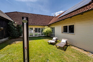 Prodej RD s dvojgaráží, saunou, vířivkou a bazénem, Svatava u Černovic