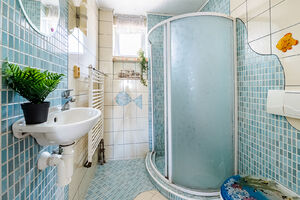 Prodej RD s dvojgaráží, saunou, vířivkou a bazénem, Svatava u Černovic