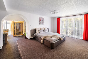 Prodej RD s dvojgaráží, saunou, vířivkou a bazénem, Svatava u Černovic